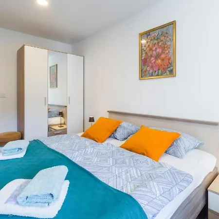 New!!! Alex Deluxe On Beach 2 Apartment Poreč